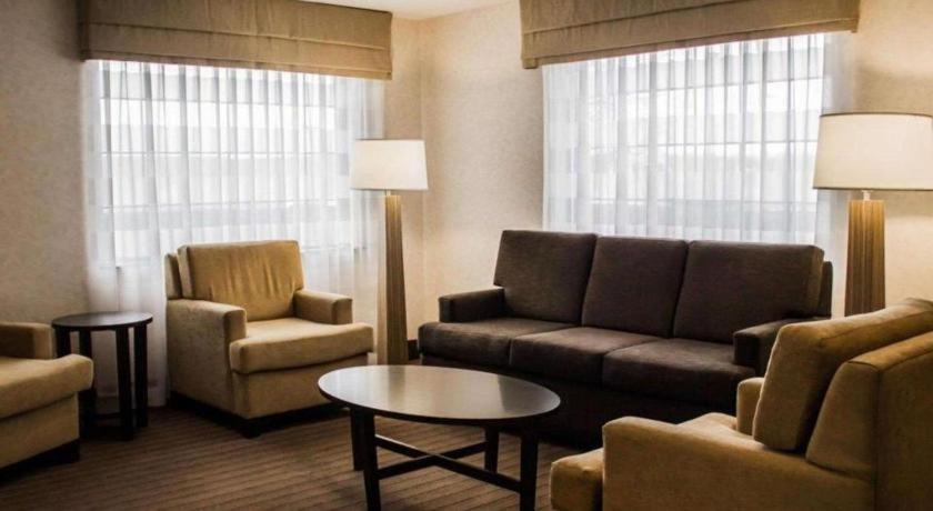 Geistown Sleep Inn מראה חיצוני תמונה